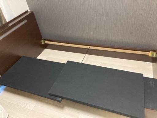 シングルベッドフレーム　マットレス付き　照明付き　収納付き