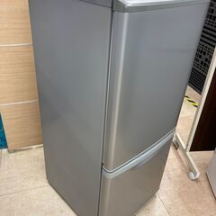 管理番号JTH-29 中古　動作確認済み　2ドア冷蔵庫 Panasonic　パナソニック　NR-B143W-S　138リットル　右開きの画像