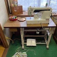 テーブル付きミシン電源確認済み‼業務用️ジャノメミシン