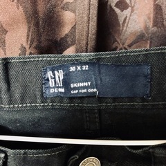GAP黒スキニー二本　30✖️32の画像
