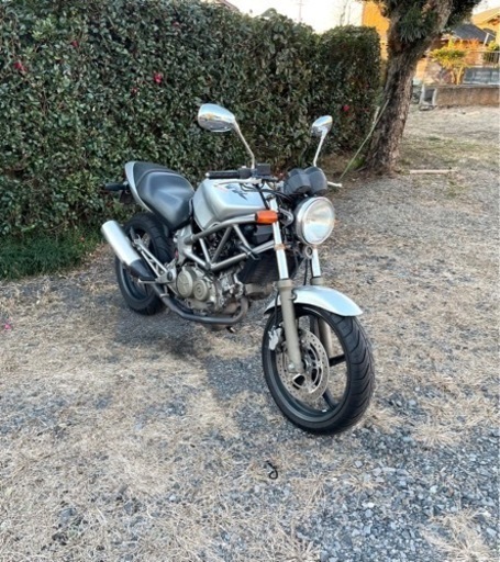 115.   ホンダ　VTR250  MC33  バイク　250cc  車体