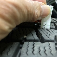 半額❗️SEINホイール(黒)付き18inchスタッドレス4本(うち1本は要タイヤ交換)の画像