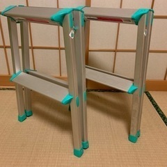 【無料で譲ります】(取引終了)アルミ製踏み台2段の画像