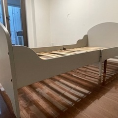 1/4迄に受け渡し‼️無料‼️IKEA ブースンゲ 伸長式ベッド/子供ベッド/キッズベッドの画像