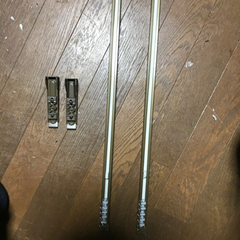 カーテンレール？2個