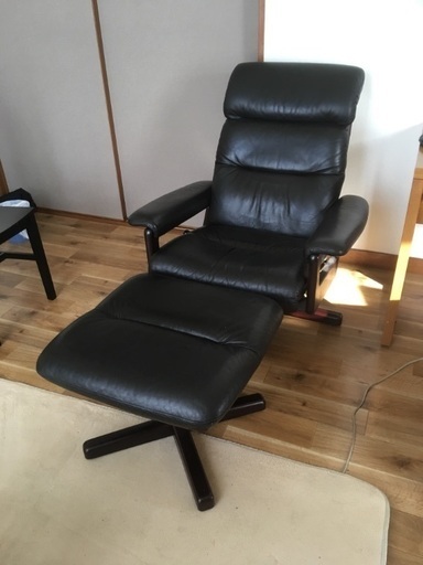 モビリア ハイバック ソファ & オットマン