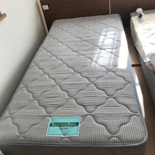 日本製フランスベッド　シングル　フレーム付き　跳ね上げ式