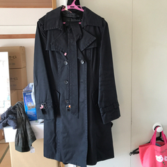 UNIQLO ブラック　トレンチコートの画像