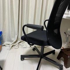 ほぼ新品　イケアのワークチェア　昇降式の画像