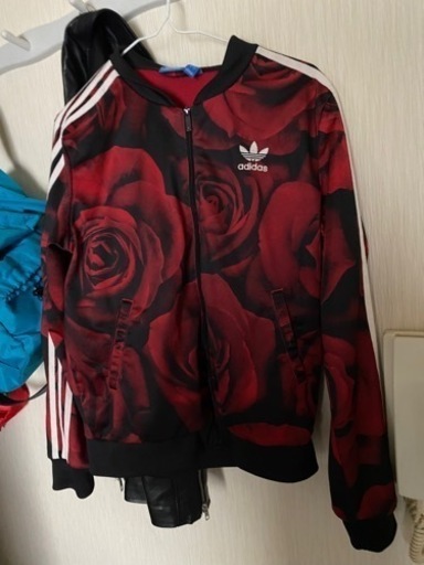 値下げしました！！ってなってadidas Originals ジャージ上