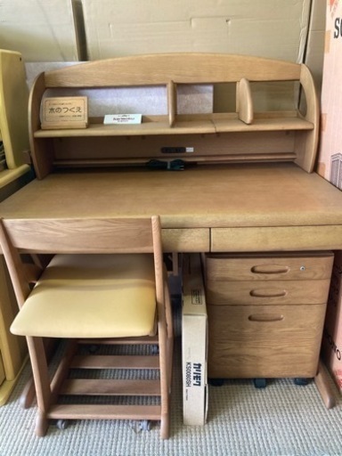 カリモク学習机