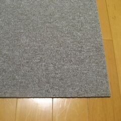 東リタイルカーペット厚み6.5ｍｍ・１枚１９０円・在庫３４枚（３７０５）未使用品の画像