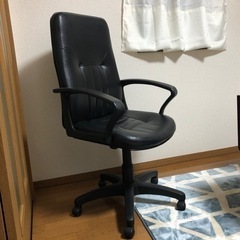 美品！回転イス　ひじ掛け・キャスター・高さ調整付きの椅子！