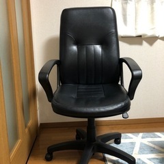 美品！回転イス　ひじ掛け・キャスター・高さ調整付きの椅子！の画像