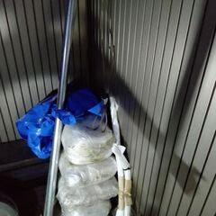 セメント２５㌔４体と単管１．５ｍ２本