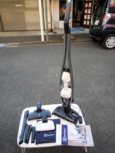 ☆エレクトロラックス Electrolux PQ92-3BWF 25.2V Pure Q9 コードレススティッククリーナー◆素早くサッと使える