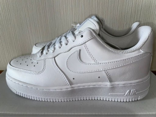 ★入手困難　新品NIKE air force1 （23.5cm）★