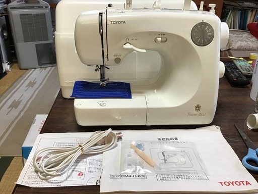 中古　トヨタ　コンパクトフリーアームミシン