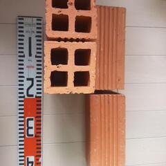 訳あり(欠け有り)　空洞レンガ×4+レンガ×2　1個200円