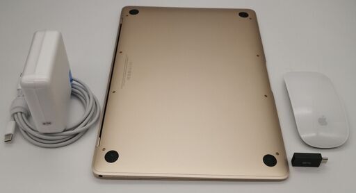 美品アップルノートパソコン CoreM（中古）2016年式、8GBのメモリ、SSD256GB、12画面、Monterey, Office2019, Photoshop2021, Illustrator2021等 。