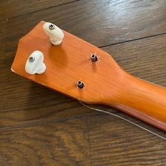 差し上げます ウクレレ 壊れています。の画像