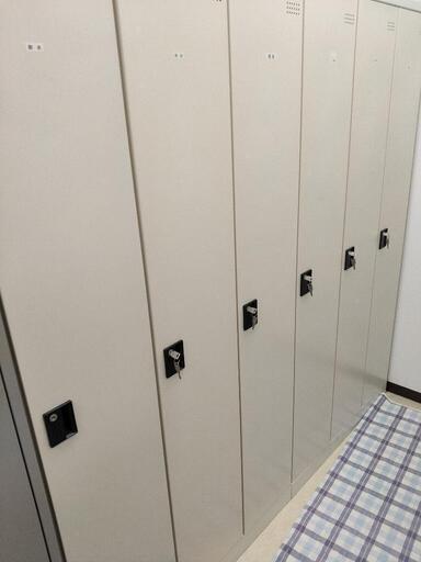 無料 オフィスロッカー