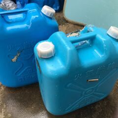 灯油ポリタンク18L 2個