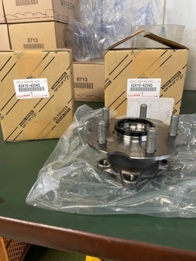 ルミオン四駆リヤハブベアリング新品