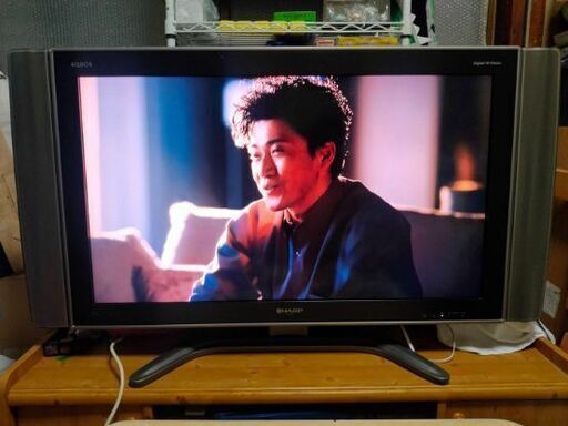 SHARP　AQUOS　液晶テレビ　37型