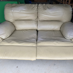 ソファー無料で引き取ってくださる方の画像