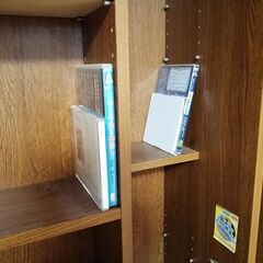 木製CD/DVDラック・本棚の画像