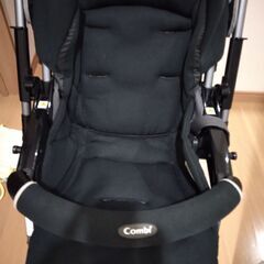 コンビ　ベビーカー　取引中の画像