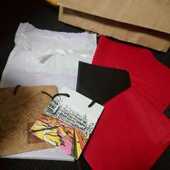 ︎︎◌ 紙袋 たくさんの画像