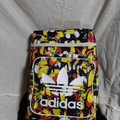 adidasカラフルなバック