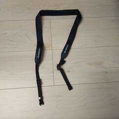 オリンパス カメラ 首掛け用の紐の画像