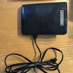 練馬駅までとりに来れる方★ハードカバー、フットコントローラ、取説、カラフルミシン糸付★singer フリーアームミシンの画像