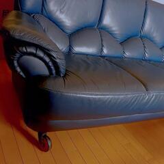 3人掛けレザーソファーの画像