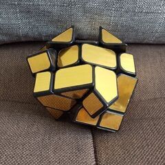 マジックキューブ(変わったルービックキューブ)