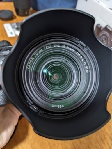 Canon EOS9000D 一眼レフカメラ　ダブルレンズ