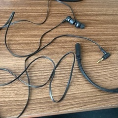 ELECOMミュート機能搭載のマイク付きイヤホン