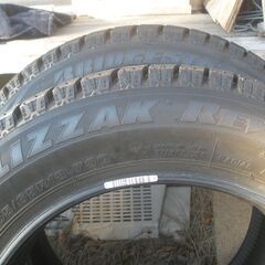 イボ！と9分山155/65R13ブリヂストンスタッドレスタイヤ ICE PARTNER2・REVO GZ4本セットの画像