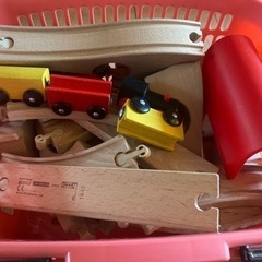 IKEA 木製レールトレインと積木セットの画像