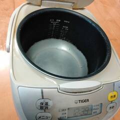 タイガー １升 マイコン炊飯ジャー JBH-G 中古品　今月（１月）末までの画像