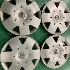 日産　15インチ　ホイールキャップ　4枚セット