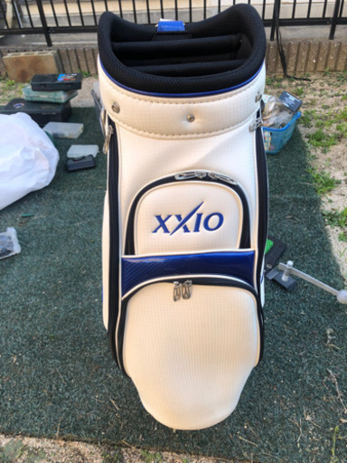 ゼクシオ XXIO ゴルフバック　フードカバー付