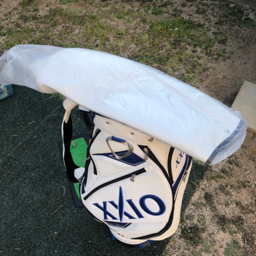ゼクシオ XXIO ゴルフバック　フードカバー付