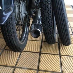 ホンダスーパーカブ90  自賠責保険　予備タイヤ前後　バッテリー　レッグシールド　マフラーなどの画像