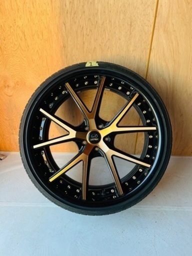 CLIMATE「SUW」のホイール。22インチ8.5Jの＋36＋26。