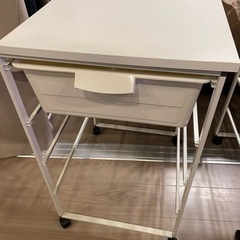 IKEA 収納棚　キャスター付き