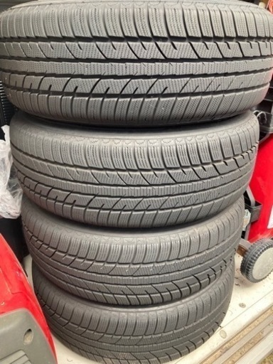 ステップワゴン　スタッドレスタイヤ（アルミホイール付）205/65R15